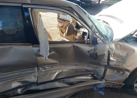 2001 Mercedes-Benz E 320 from USA, damaged, VIN WDBJF65J51B308602